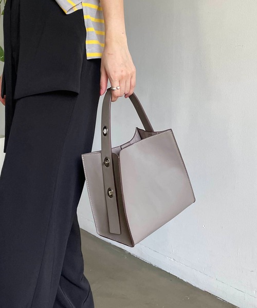 CAPRICIEUX LE'MAGE（カプリシューレマージュ）の「2SETスクエアバッグ（トートバッグ・レディース・キャメル/アイボリー/グレイッシュベージュ/ブラック・FREE）」の3枚目の写真