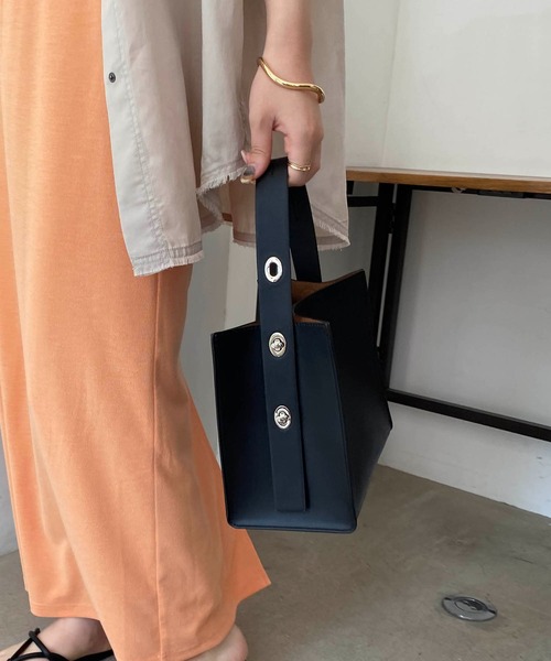 CAPRICIEUX LE'MAGE（カプリシューレマージュ）の「2SETスクエアバッグ（トートバッグ・レディース・キャメル/アイボリー/グレイッシュベージュ/ブラック・FREE）」の11枚目の写真