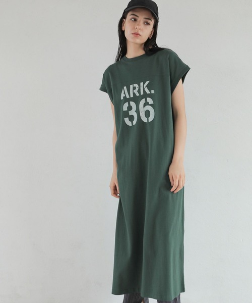 LAKOLE（ラコレ）の「アソートフットボールロゴワンピース / 299132（ワンピース・レディース・ネイビー/グリーン/マスタード・SMALL/MEDIUM）」の4枚目の写真