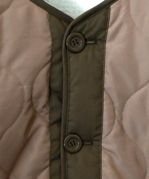 Ritzy（リッツィー）の「リバーシブルキルトジャケット（ノーカラージャケット・メンズ・カーキ/ベージュ/ブラック・X-LARGE/LARGE/MEDIUM）」の5枚目の写真