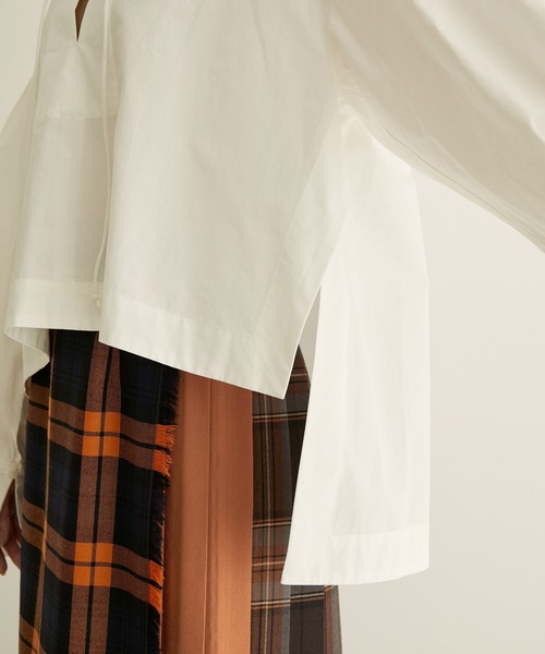 SALON adam et rope'（サロン アダム エ ロペ）の「【WEB限定カラー】レースアップボリュームスリーブブラウス（シャツ/ブラウス・レディース・ホワイト/ブラック/ブルー系その他・FREE）」の19枚目の写真