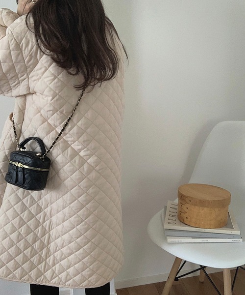 LAUIR（ラウアー）の「ノーカラーキルティングコート（ノーカラーコート・レディース・キャメル/ブラック/アイボリー・MEDIUM/LARGE/SMALL）」の12枚目の写真