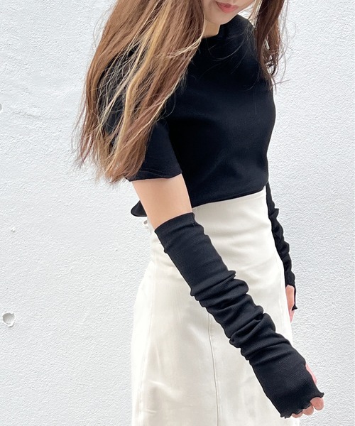 one way（ワンウェイ）の「アームウォーマー付きリブトップス（Tシャツ/カットソー・レディース・ブラック/ベージュ/ライトグリーン・FREE）」の4枚目の写真