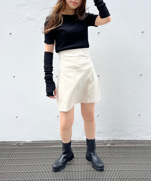 one way（ワンウェイ）の「アームウォーマー付きリブトップス（Tシャツ/カットソー・レディース・ブラック/ベージュ/ライトグリーン・FREE）」の5枚目の写真