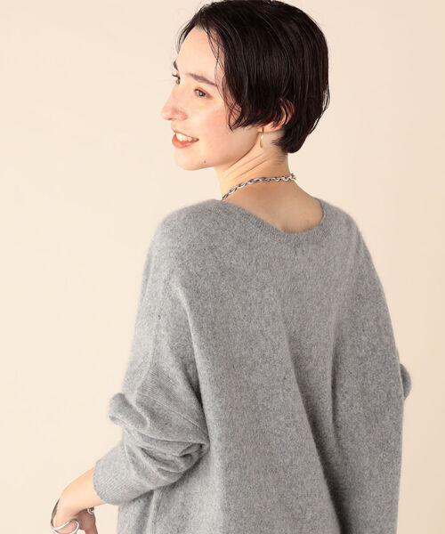 NOLLEY’S（ノーリーズ）の「《手洗い可能》ウォッシャブルヘアリーニットキーネックオーバーサイズ（ニット/セーター・レディース・ベージュ/グレー/イエロー/ベビーピンク・FREE）」の6枚目の写真