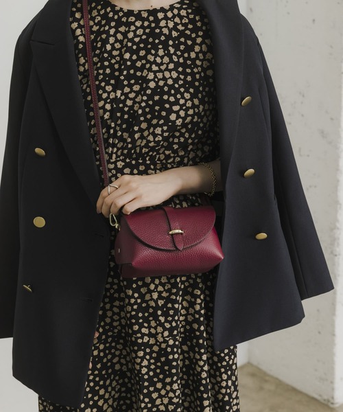 URBAN RESEARCH（アーバンリサーチ）の「レザーミニショルダーバッグ（ショルダーバッグ・レディース・ブラック/アイボリー/パープル系その他/ダークグレー/カーキ/ライトブルー/ピンクベージュ/グリーン/シルバー/ラベンダー/ゴールド/レッド/ブラウン/ホワイト・-）」の10枚目の写真