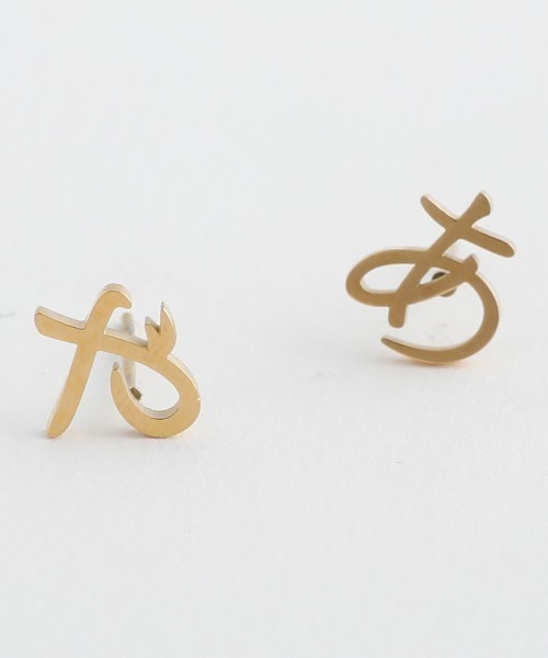 「な」　ひらがなピアス　片耳　silver925に18kメッキ な」ひらがな ピアス 片耳 シルバー925に18kメッキ