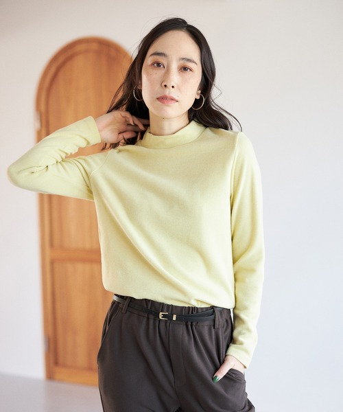 DECOY SINCE 1981（デコイシンスイチキュウハチイチ）の「【吸湿発熱】シアバター配合日本製ハイネックカットプルオーバー（Tシャツ/カットソー・レディース・サックスブルー/パープル/アイボリー/ピンク/イエロー/グリーン/マスタード・L/LL/M）」の6枚目の写真