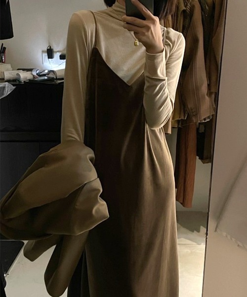 MAISON BREEZE（メゾンブリーズ）の「【MAISON BREEZE】ベロアキャミワンピース SCCH266（ワンピース・レディース・チャコールグレー/ブラウン/ダークブラウン/ブラック/ベージュ・FREE）」の5枚目の写真