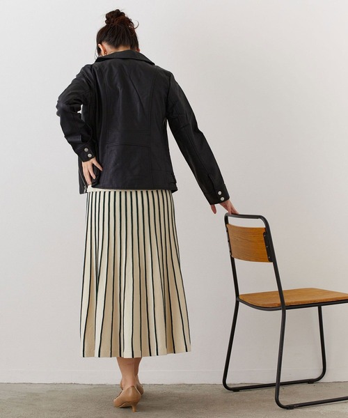 NICOLE white（ニコルホワイト）の「フェイクレザー ダブルライダースジャケット（ライダースジャケット・レディース・ブラック/アッシュグレー/ベージュ・MEDIUM/LARGE）」の6枚目の写真