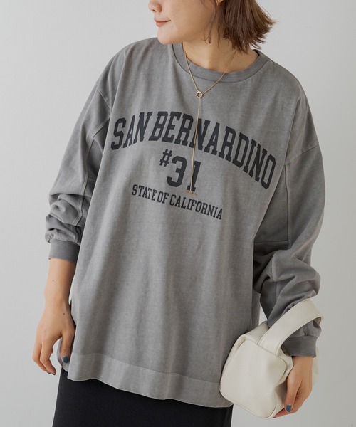 PUAL CE CIN（ピュアルセシン）の「プレーティング加工カレッジロゴプリントプルオーバー（Tシャツ/カットソー・レディース・ライトベージュ/ベージュ/グレー・FREE）」の4枚目の写真