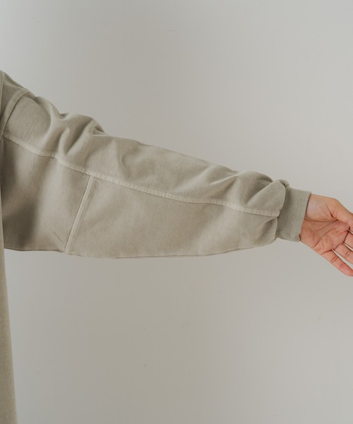 PUAL CE CIN（ピュアルセシン）の「プレーティング加工カレッジロゴプリントプルオーバー（Tシャツ/カットソー・レディース・ライトベージュ/ベージュ/グレー・FREE）」の16枚目の写真