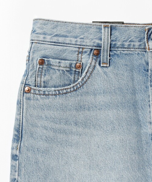 Ray BEAMS（レイビームス）の「LEVI’S(R) / ICON スカート（デニムスカート・レディース・ライトブルー・25inch/24inch）」の3枚目の写真