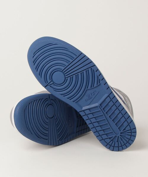 NIKE(ナイキ)の「NIKE AIR JORDAN 1 MID DQ8426-014(スニーカー・メンズ・グレー・27cm/27.5cm/28cm/26cm/26.5cm/28.5cm/29cm)」の6枚目の写真