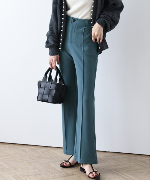 AMELY(エミリー)の「美脚フレアパンツ(その他パンツ・レディース・カーキブラウン/ピンク/ブラック/ベージュ/ブルー・M/L)」の4枚目の写真
