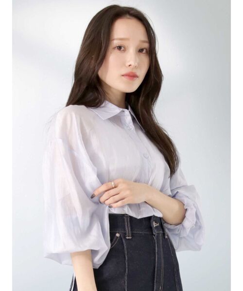 MERCURYDUO（マーキュリーデュオ）の「サイドリボンギャザーシアーシャツ（シャツ/ブラウス・レディース・オフホワイト/ライトブルー/ラベンダー・FREE）」の3枚目の写真