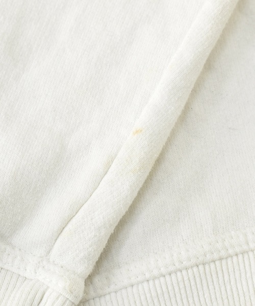 Champion（チャンピオン）の「【ヴィンテージ古着】Champion / チャンピオン Cロゴ刺繍 クルーネックスウェット（スウェット・メンズ・ホワイト・MEDIUM）」の2枚目の写真