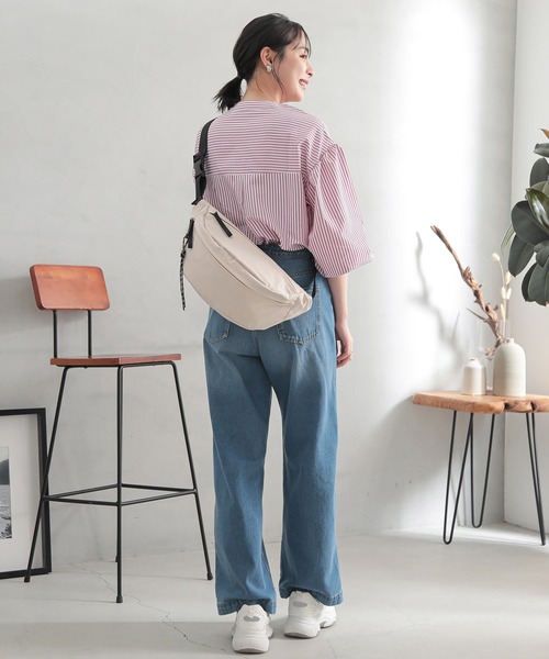 ALTROSE(アルトローズ)の「ナイロン ボディバッグ ユニセックス 男女兼用 ティム(ボディバッグ/ウエストポーチ・レディース・ブラウン/カーキ/アイボリー/ブラック/グレー/ベージュ/シルバー・FREE)」の15枚目の写真