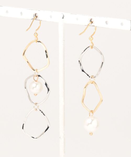 tone（トーン）の「【handmadeaccessory R】アシンメトリーパールピアス(MA)（ピアス（両耳用）・レディース・ゴールド系その他・FREE）」の3枚目の写真