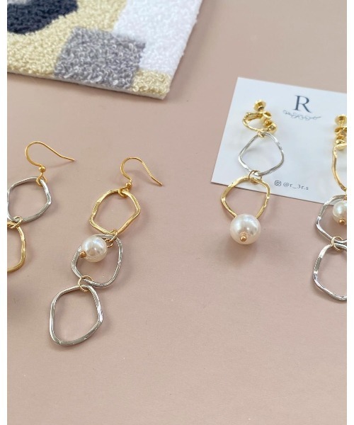 tone（トーン）の「【handmadeaccessory R】アシンメトリーパールピアス(MA)（ピアス（両耳用）・レディース・ゴールド系その他・FREE）」の2枚目の写真