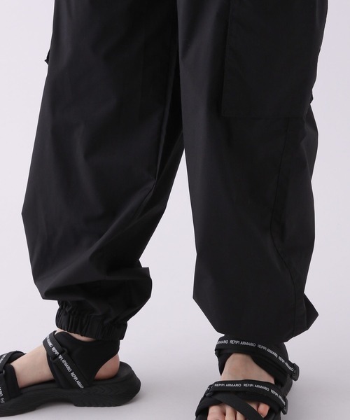 repipi armario（レピピ アルマリオ）の「エステルコットンカーゴパンツ（カーゴパンツ・キッズ・カーキ/ブラック/ホワイト・SMALL/MEDIUM/LARGE）」の9枚目の写真