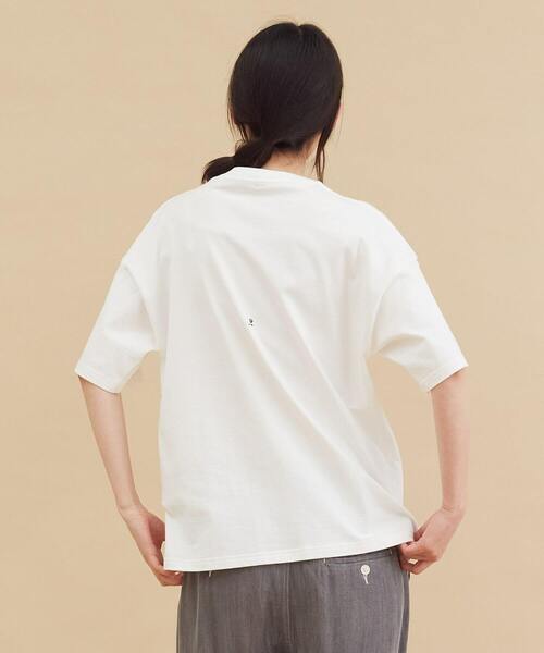 FRAPBOIS（フラボア）の「テイスフラワーT（Tシャツ/カットソー・レディース・ブラック/ホワイト・1/2）」の9枚目の写真