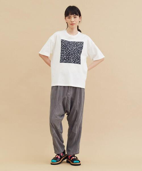 FRAPBOIS（フラボア）の「テイスフラワーT（Tシャツ/カットソー・レディース・ブラック/ホワイト・1/2）」の10枚目の写真