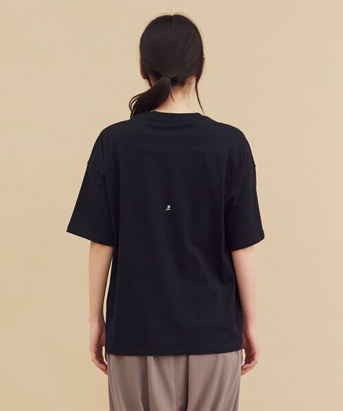 FRAPBOIS（フラボア）の「テイスフラワーT（Tシャツ/カットソー・レディース・ブラック/ホワイト・1/2）」の7枚目の写真