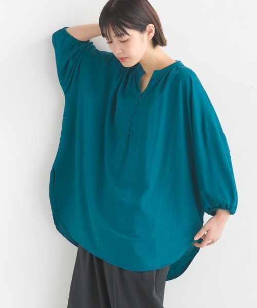 OMNES(オムネス)の「接触冷感ヘンリーネック5分袖裾ラウンドプルオーバー(Tシャツ/カットソー・レディース・チャコールグレー/モカ/イエロー/ブラック/ホワイト/ブルー/ブルー系その他/ラベンダー/ホワイト系その他/ブラウン/グリーン/キャメル/イエロー系その他/グレー・FREE)」の8枚目の写真