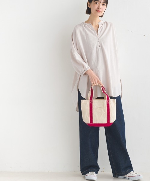 OMNES(オムネス)の「接触冷感ヘンリーネック5分袖裾ラウンドプルオーバー(Tシャツ/カットソー・レディース・チャコールグレー/モカ/イエロー/ブラック/ホワイト/ブルー/ブルー系その他/ラベンダー/ホワイト系その他/ブラウン/グリーン/キャメル/イエロー系その他/グレー・FREE)」の22枚目の写真