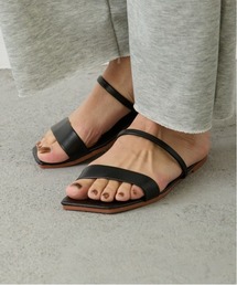 スクエアトゥ ぺたんこミュールサンダル