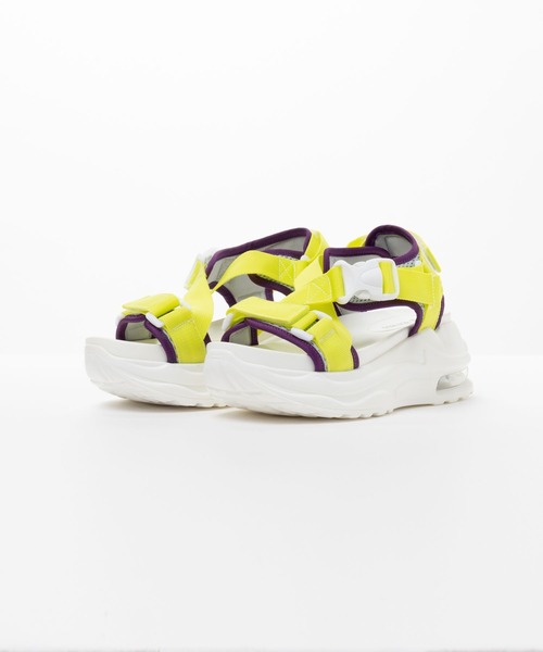 FOREVER 21（フォーエバー トゥエンティーワン）の「テープサンダル（サンダル・レディース・ブラック/ホワイト系その他/イエロー・SMALL/MEDIUM/LARGE）」の7枚目の写真