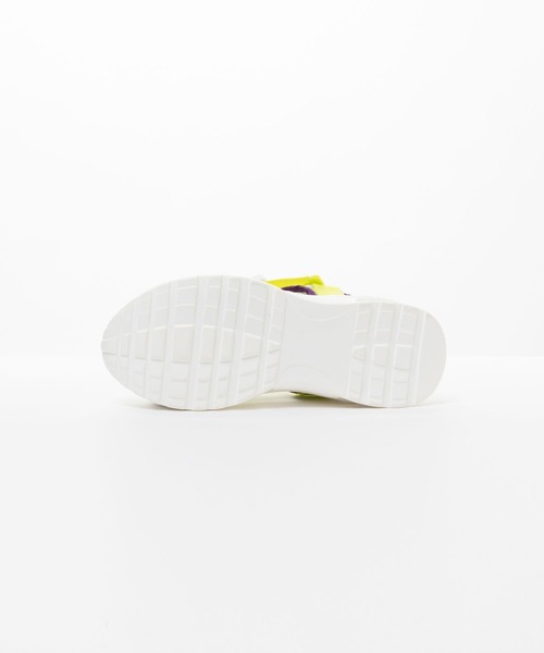 FOREVER 21（フォーエバー トゥエンティーワン）の「テープサンダル（サンダル・レディース・ブラック/ホワイト系その他/イエロー・SMALL/MEDIUM/LARGE）」の9枚目の写真