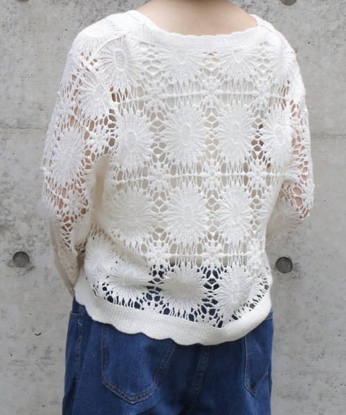 Lamoa（ラモア）の「Lamoa/クロシェ編み　花柄ニットカーディガン（カーディガン/ボレロ・レディース・アイボリー/ブラック/ベージュ/グリーン・MEDIUM）」の5枚目の写真