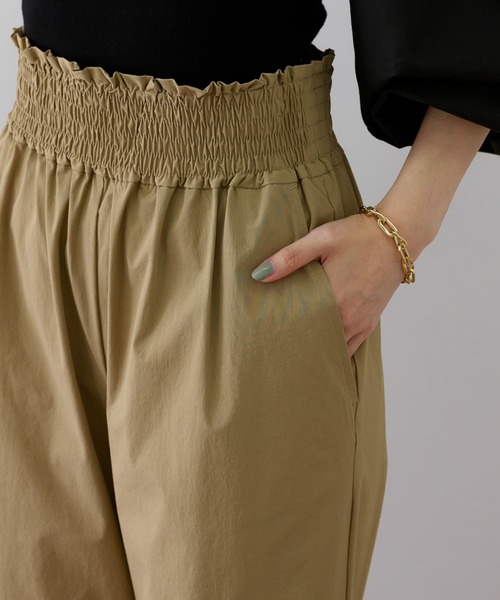 URBAN RESEARCH Sonny Label（アーバンリサーチサニーレーベル）の「ウエストシャーリングナイロンストレートパンツ（その他パンツ・レディース・ホワイト系その他/ブラック/ベージュ・FREE）」の8枚目の写真