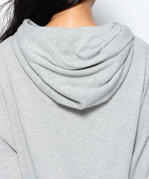 FOREVER 21(フォーエバー トゥエンティーワン)の「【2023AW】クロップドジップフーディー(パーカー・レディース・ブラック/グレー/オフホワイト/グリーン・SMALL/MEDIUM)」の18枚目の写真