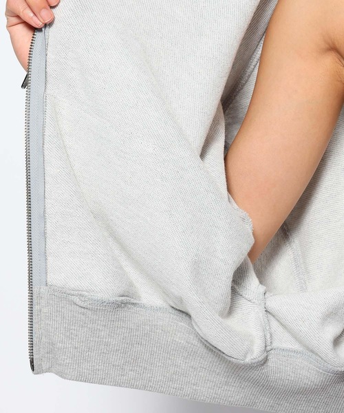 FOREVER 21(フォーエバー トゥエンティーワン)の「【2023AW】クロップドジップフーディー(パーカー・レディース・ブラック/グレー/オフホワイト/グリーン・SMALL/MEDIUM)」の10枚目の写真