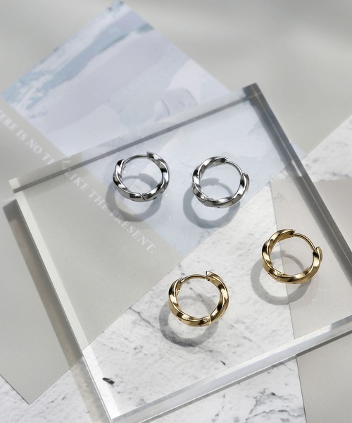colleca la（コレカラ）の「[stainless]ステンレス・ツイストワンタッチフープピアス〈金属アレルギー対応〉（ピアス（両耳用）・レディース・シルバー/ゴールド・ﾌﾘ-）」の6枚目の写真