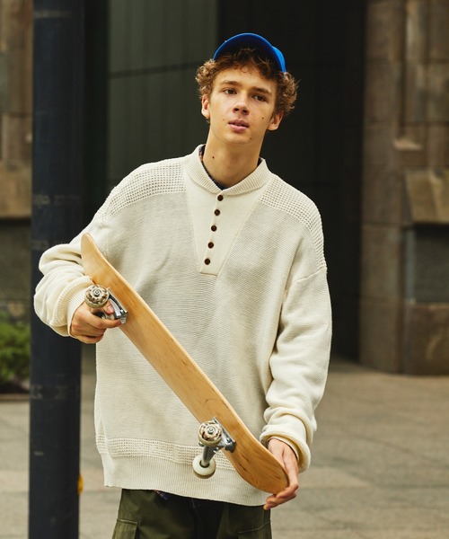 EMMA CLOTHES(エマクローズ)の「オーバーサイズ ミリタリージープセーター EMMA CLOTHES(ニット/セーター・メンズ・ブラウン/オフホワイト/ブラック/チャコール/カーキ・L/M)」の11枚目の写真