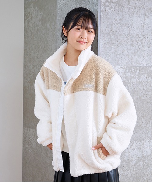 LOVETOXIC(ラブトキシック)の「ボアブルゾン(ブルゾン・キッズ・ベージュ/ブラック/サックスブルー・M/L/S/SS)」の6枚目の写真