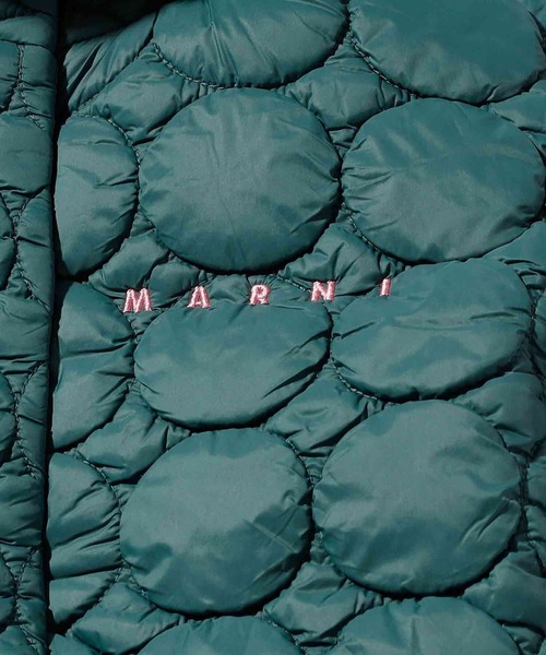 MARNI（マルニ）の「MARNI（マルニ）Kids & Junior ワンポイントブランドロゴキルティングロングダウンジャケットコート（ダウンジャケット/コート・キッズ・グリーン・10Y/12Y/14Y/8Y）」の6枚目の写真