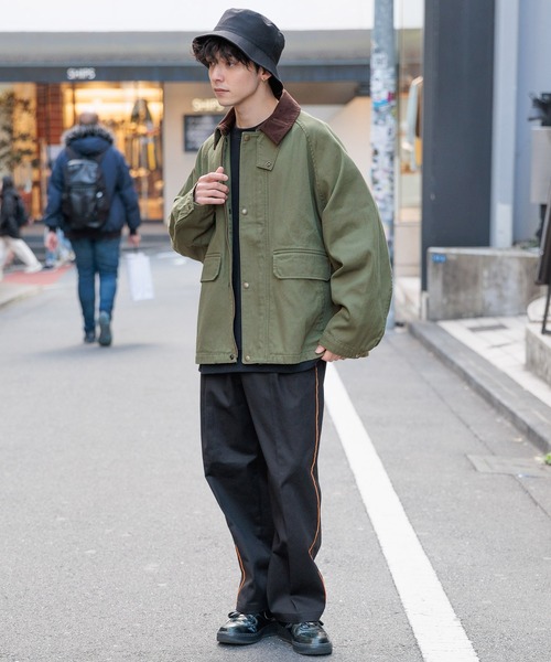 RAGEBLUE(レイジブルー)の「襟コーデュロイ/ルーズハンティングジャケット(ミリタリージャケット・メンズ・カーキ/ブラック・MEDIUM/LARGE)」の7枚目の写真