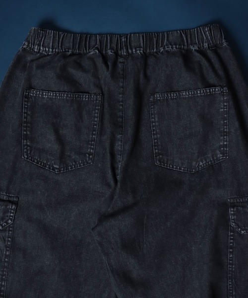 ANPAS（アンパス）の「Chemical Wash Denim Wide Balloon Cargo Pants/ケミカルウオッシュ デニム ワイドバルーン カーゴパンツ ヴィンテージ セットアップ対応（デニムパンツ・メンズ・ブルー/ブラック・L/M）」の13枚目の写真