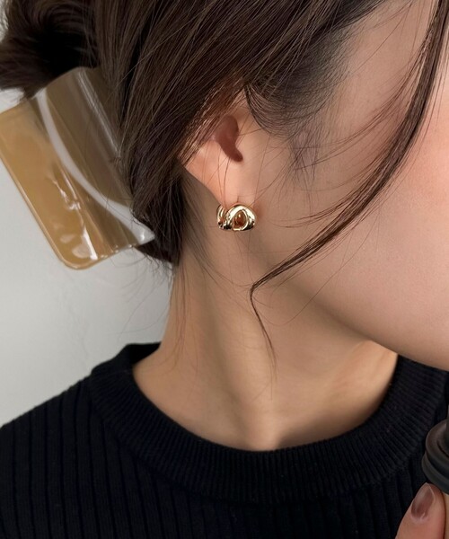 fredy emue(フレディエミュ)の「O型ワンタッチピアス(ピアス(両耳用)・レディース・シルバー/ゴールド・FREE)」の2枚目の写真