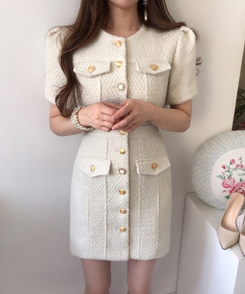 IRADOWL(アイラドール)の「ゴールドボタンポイントタイトミニOP(ワンピース・レディース・ホワイト・LARGE/MEDIUM/SMALL)」の1枚目の写真