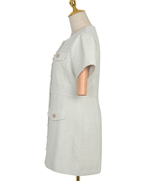 IRADOWL(アイラドール)の「ゴールドボタンポイントタイトミニOP(ワンピース・レディース・ホワイト・LARGE/MEDIUM/SMALL)」の6枚目の写真