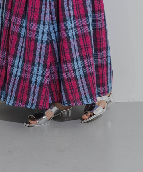 SENSE OF PLACE by URBAN RESEARCH（センスオブプレイスバイアーバンリサーチ）の「カットアウトメタリックミュール（サンダル・レディース・チャコールグレー/シルバー/ブラウン・SMALL/MEDIUM/LARGE）」の12枚目の写真