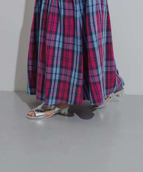 SENSE OF PLACE by URBAN RESEARCH（センスオブプレイスバイアーバンリサーチ）の「カットアウトメタリックミュール（サンダル・レディース・チャコールグレー/シルバー/ブラウン・SMALL/MEDIUM/LARGE）」の13枚目の写真