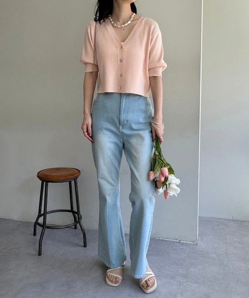 one after another NICE CLAUP（ワンアフターアナザーナイスクラップ）の「ハートボタンVネックカーディガン（カーディガン/ボレロ・レディース・オフホワイト/ホワイト×ブラック/ブラック系その他/イエロー/ホワイト系その他/ピンク・FREE）」の16枚目の写真