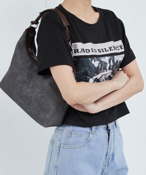 MAISON DE THERESE(メゾン ド テレーズ)の「カレッジロゴ Tシャツ プリント Tシャツ 韓国風 ショート丈 クロップド丈 チビT 半袖(Tシャツ/カットソー・レディース・ブラック/ホワイト・S/M/L/XL)」の20枚目の写真